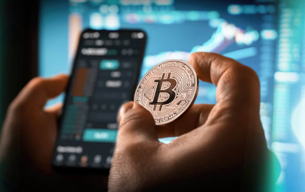 Cryptoaanbieders vanaf 2026 verplicht tot gegevensuitwisseling met Belastingdienst